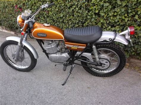 It could reach a top speed of 109.0 km/h (67.7 mph). 1972 Yamaha DT 1 ENDURO 250 for sale on 2040-motos