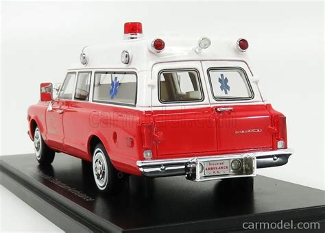 chevrolet suburban ambulance 1970 con barella with stretcher ambulance scale models
