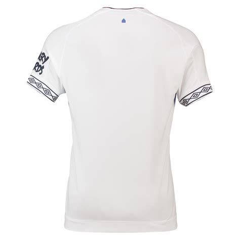 The classic umbro double diamond logo print adorns the sleeve cuffs of the new everton kit. Everton 2018-19 Umbro Third Kit | 18/19 Kits | Football shirt blog
