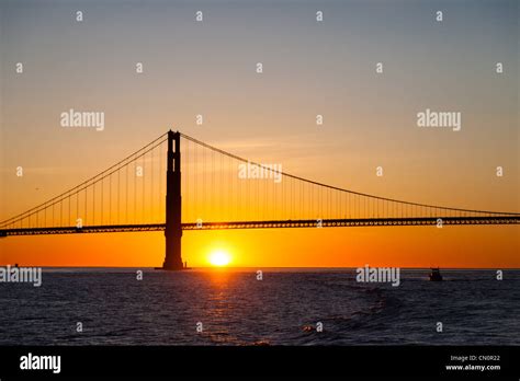 Golden Gate Bridge Silhouette Hi Res Stock Photography And Images Alamy