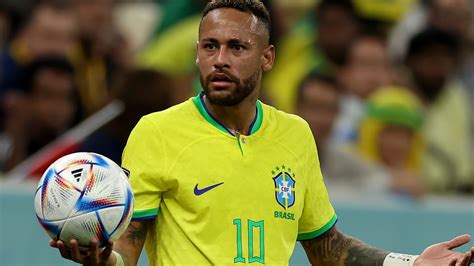Brazil In Huge Injury Blow With ‘neymar Doubtful To Return For World Cup Last 16 As He Struggles