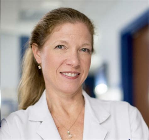 The Washington Doctors Helping Women Navigate Breast Cancer