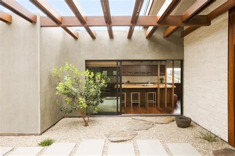 Modern japanese house design ideas. A modern twist on Japanese zen for Californian home ...