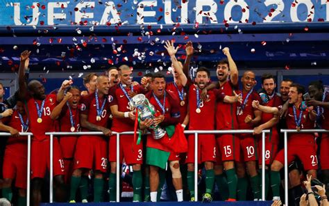 Du match d'ouverture le 11 juin à la finale le dimanche 11 juillet, le programme est d'ores et déjà totalement complété. Euro 2016, Portugal-France (1-0) : revivez la finale ...