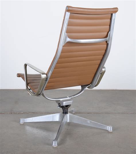 Herman Miller Mod Vintage Charles Eames Designed Aluminum Group Lounge