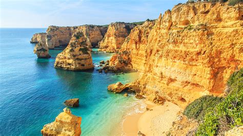 The portuguese people are a romance nation and ethnic group indigenous to portugal who share a common portuguese culture, ancestry and language. Luxury Portugal holidays 2021/2022| Luxury Portugal tours ...
