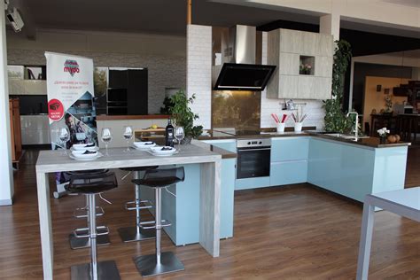 Las cocinas dica se fabrican íntegramente en españa utilizando materiales de primerísima calidad: Serie Luxe: Nuestros trabajos de Muebles de Cocina MYDO