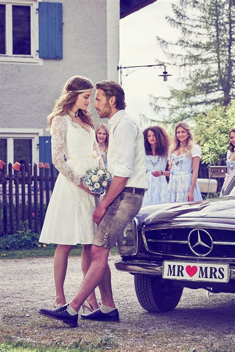 Das richtige brautkleid hängt von mehreren faktoren ab. NEU Weißes Wildseidendirndl | Dirndl hochzeit ...