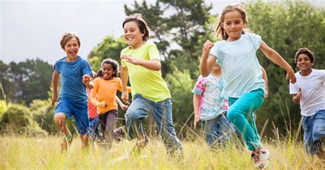 Playing Outside For 40 Minutes A Day Cuts Childrens Risk Of Becoming