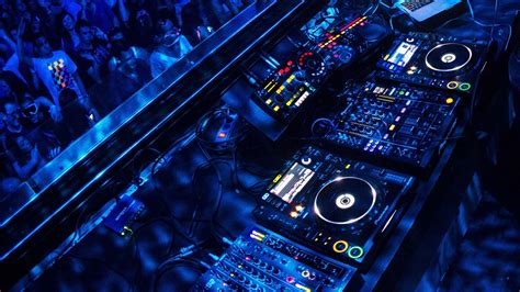 4k Dj Wallpapers Top Free 4k Dj Backgrounds Wallpaperaccess