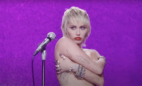 Miley Cyrus Lança “plastic Hearts” Seu Novo álbum Nesta Sexta Vírgula
