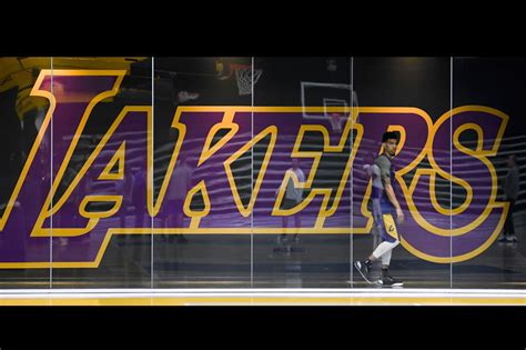 Los angeles lakers lakers nation. NBA: Grieving Lakers return to training after Bryant's ...
