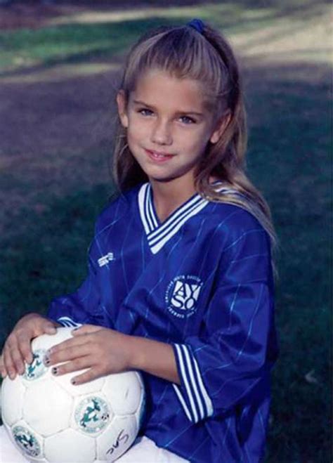 Biografi Alex Morgan Penggambar