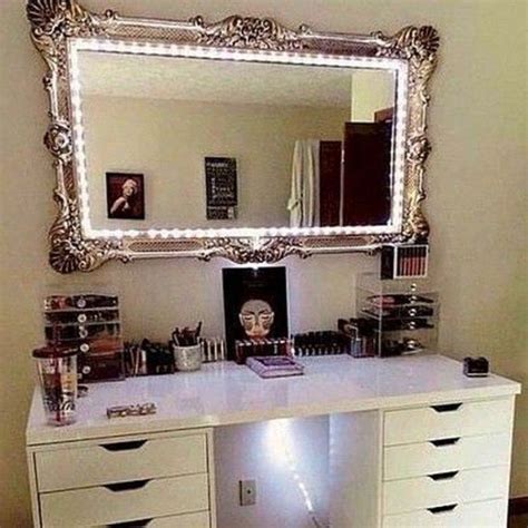 25 Diy Vanity Mirror Ideas To Beautify Your Makeup Space Godiygocom