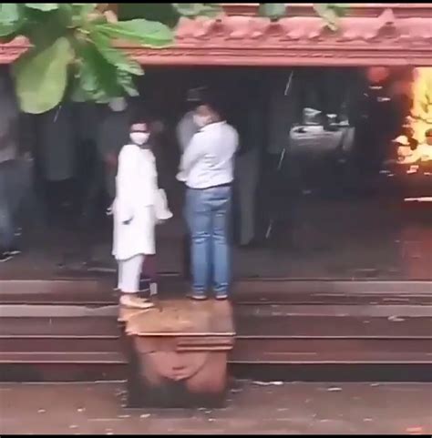 Actor Sidharth Shukla Laid To Rest At Oshiwara Crematorium Funeral Pictures Here Hello Mumbai