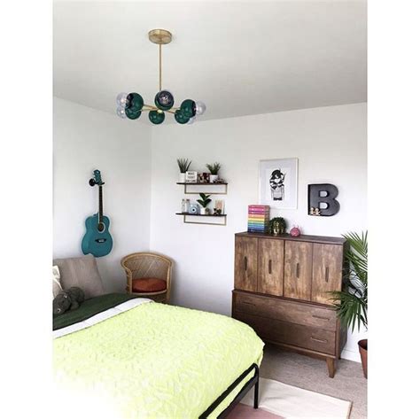 Mid Century Modern Chandelier In A Modern Bedroom In 2020 Minimalist