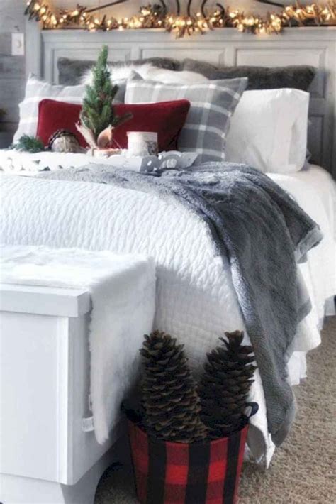 31 The Best White Christmas Bedroom Decor Ideas You Have To Try