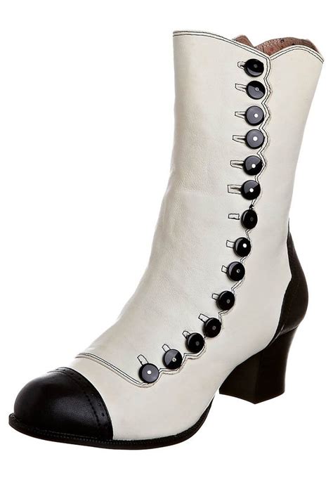 Elegant And Stylish Victorian Boots
