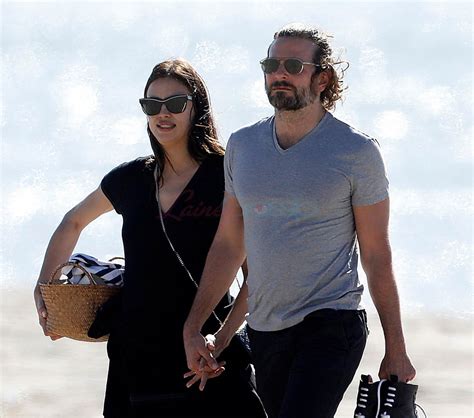 Bradley Cooper And Irina Shayk Have Valentine S Day Picnic On The Beach