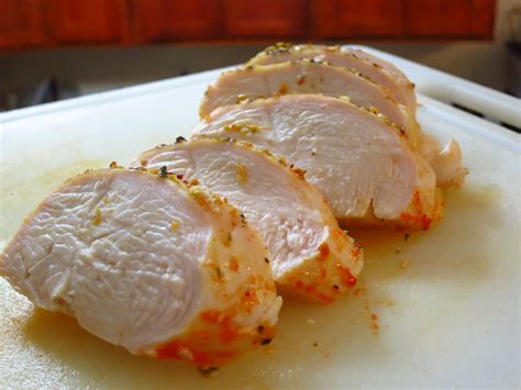Easy chicken breast wrapped in bacon. How about "the world's best chicken" for the dinner table ...