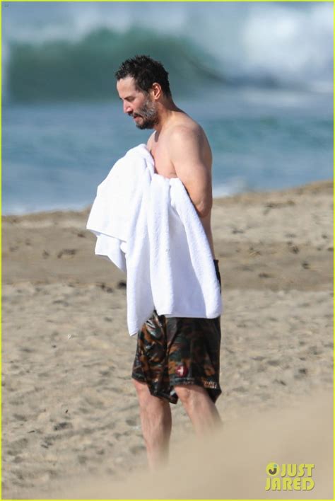 Keanu Reeves Looks Fit Shirtless At The Beach In Malibu Photo 4514920