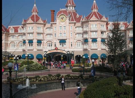 Why Disneyland Paris Is Totally Worth A Visit Photos