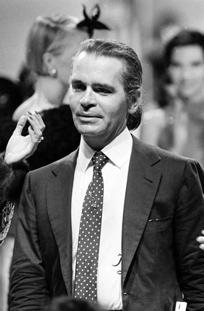 Karl lagerfeld, german fashion designer and photographer best known as the creative power behind the modern revival of chanel, the legendary french fashion house founded by coco chanel in the. Karl Lagerfeld Celebrity Net Worth - Salary, House, Car