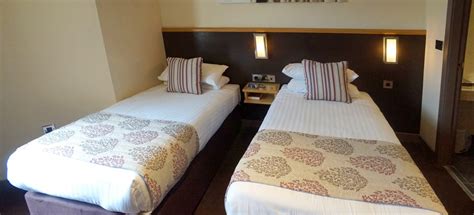 Standard Deluxe Twin Room Damons Hotel