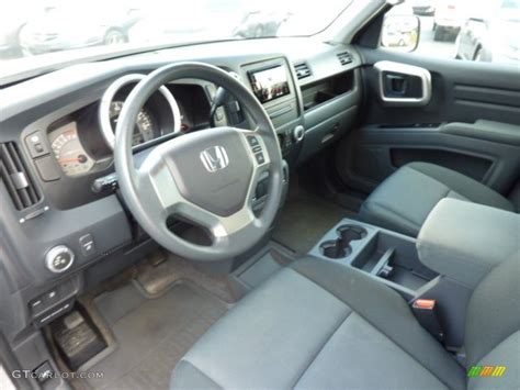 With a smooth ride and comfortable interior, the truck's driving experience is often favourably compared to that of a models from 2010 come with an impressive list of safety features, including 2007 Honda Ridgeline RT Interior Color Photos | GTCarLot.com