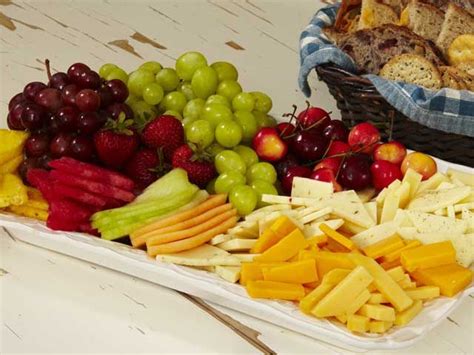 Hor Doeuvres Diy Fruit Cheese And Cracker Platter Cheese Trays