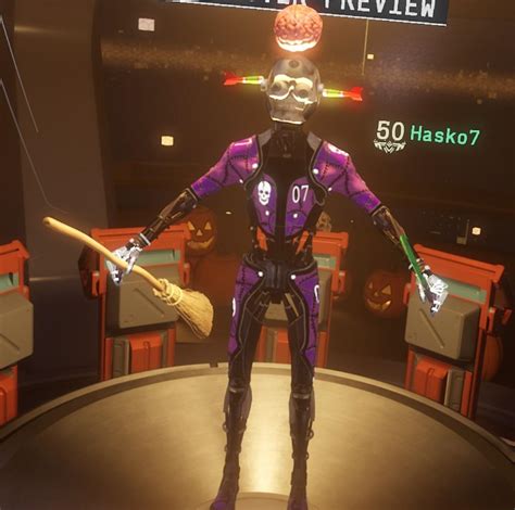 a friend helped me redesign my robot today w some of echo arena s halloween bash treats r