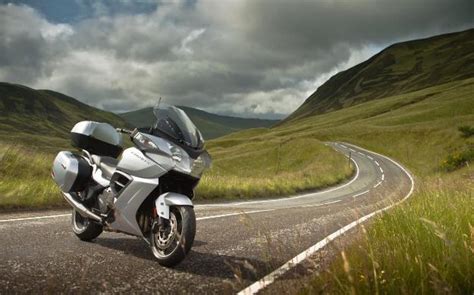 The triumph trophy delivers its smooth and refined ride via a torsional damping system. Triumph Trophy 1200 SE Review - Bikes Catalog