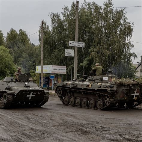 Russia Mobilizes Quarter Million Men Ukraine Shrugs Fights On Wsj