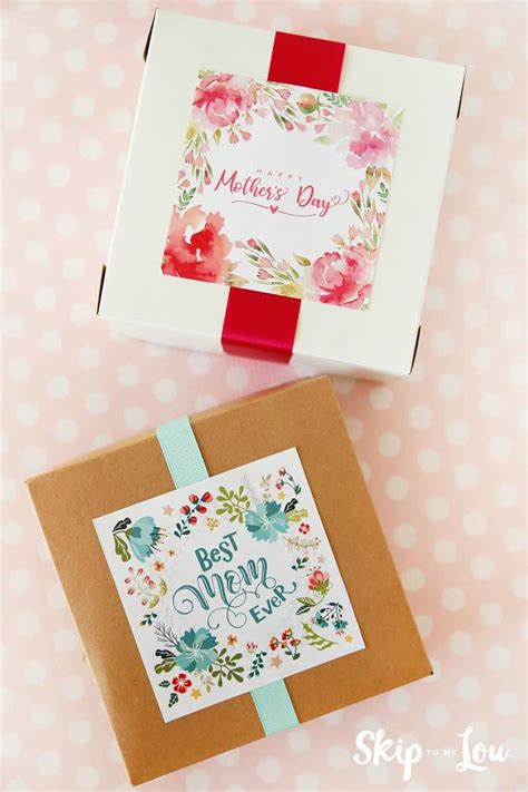 For more fun ideas for mother's day. 6 Beautiful FREE Printable Mothers Day Tags for your gifts!