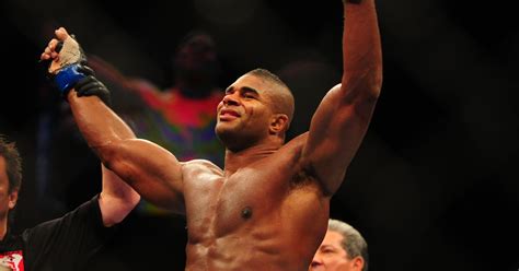 Overeem returns knowing he can't satisfy everybody
