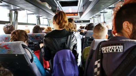 Il bus è di tutti prendilo dal verso giusto quattro video per le buone