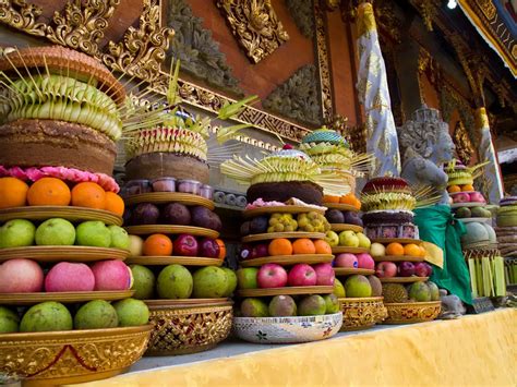 Photo Of The Week Offerings In A Balinese Hindu Temple Travel Blog