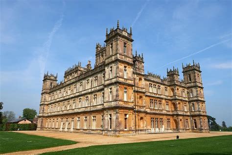 Downton Abbey And Village Tour From London By Mini Coach 2024