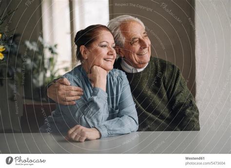 Glückliches älteres Ehepaar Zu Hause Ein Lizenzfreies Stock Foto Von Photocase