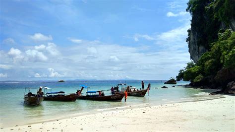 Phi Phi Island Travel Guide Thailand Trekkerpedia
