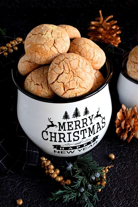 Best traditional irish christmas desserts from irish american mom s christmas pudding.source image: Traditional Irish Christmas Cookies : Walnut Snowball ...