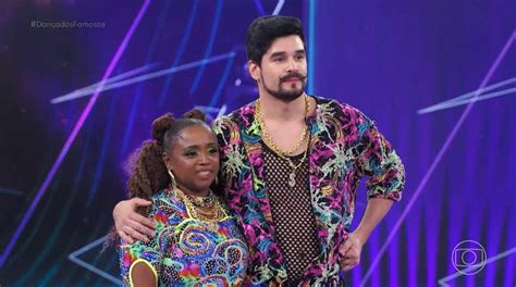 Dança dos Famosos Eliminação de Daiane dos Santos vira tristeza na web