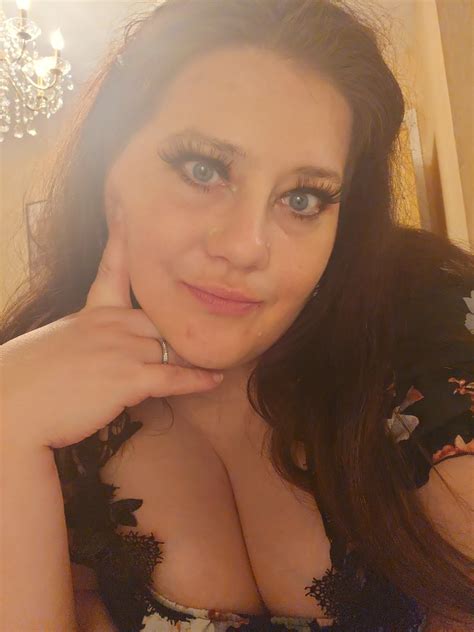 Becki Butterfly Onlyfans BBW On Twitter I M In LA All Alone Who Wants To Bring The