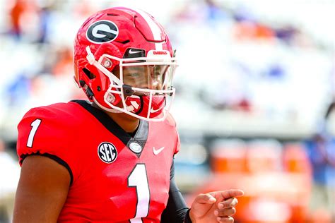 He began playing college football with georgia in 2018 before transferring to ohio state the following year. How does a potential Justin Fields transfer affect the 2019 recruiting class?