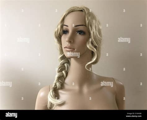 Blonde Mannequin Hi Res Stock Photography And Images Alamy
