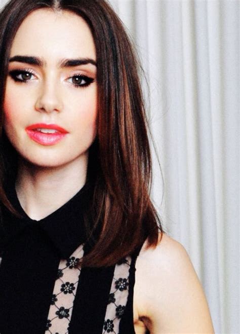 Lily Collins Straight Hairstyles Medium Messy Bob Hairstyles Undercut