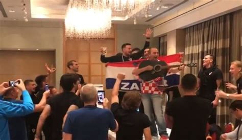 VIDEO Singer Mladen Grdovic Gets The Party Started At Croatian Team
