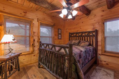 Bedroom 1 1 Clear Sky Ridge Cabin Rentals Near Wolf Pen