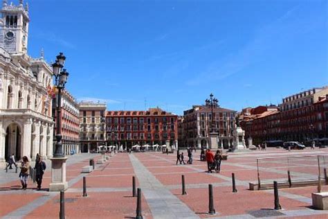 Not only that, it has a population of more than 300,000. Visit Valladolid; a travel guide to the city of Valladolid ...