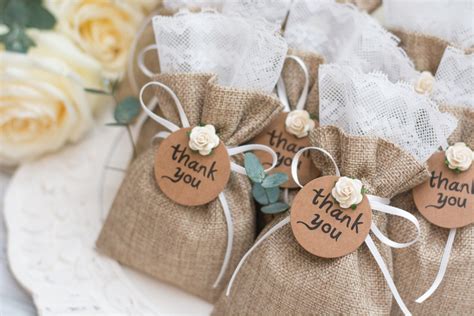 7 Wedding Favors Guests Will Actually Use Pointers For Planners